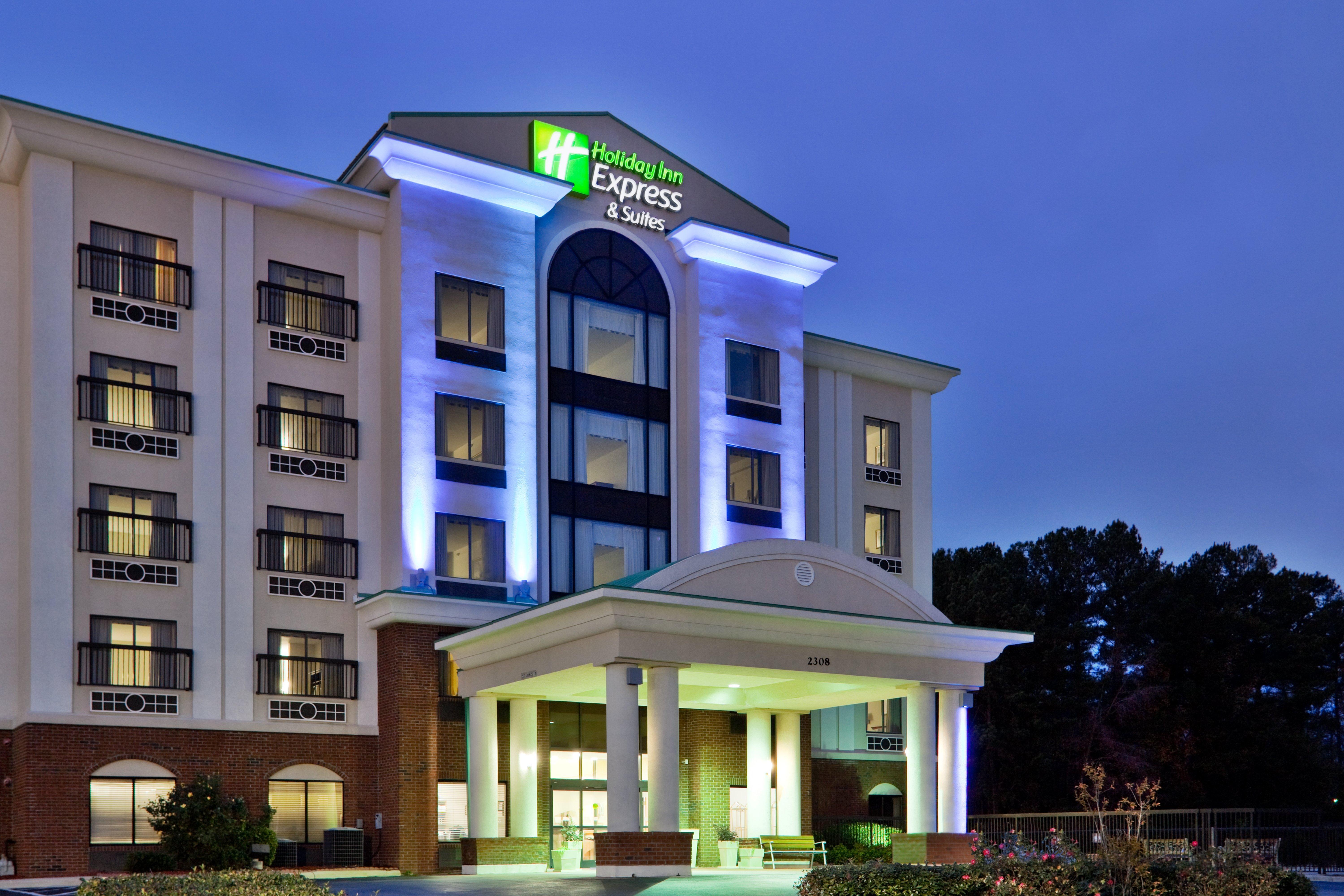 Holiday Inn Express & Suites Wilson-Downtown By Ihg Exterior foto